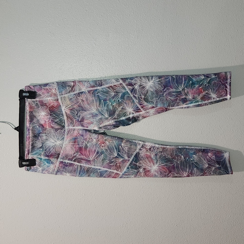 EVOLUTION AND CREATION WOMANS FLORAL TYE DYE WORKOUT ANKLE LENGHT LEGGINGS